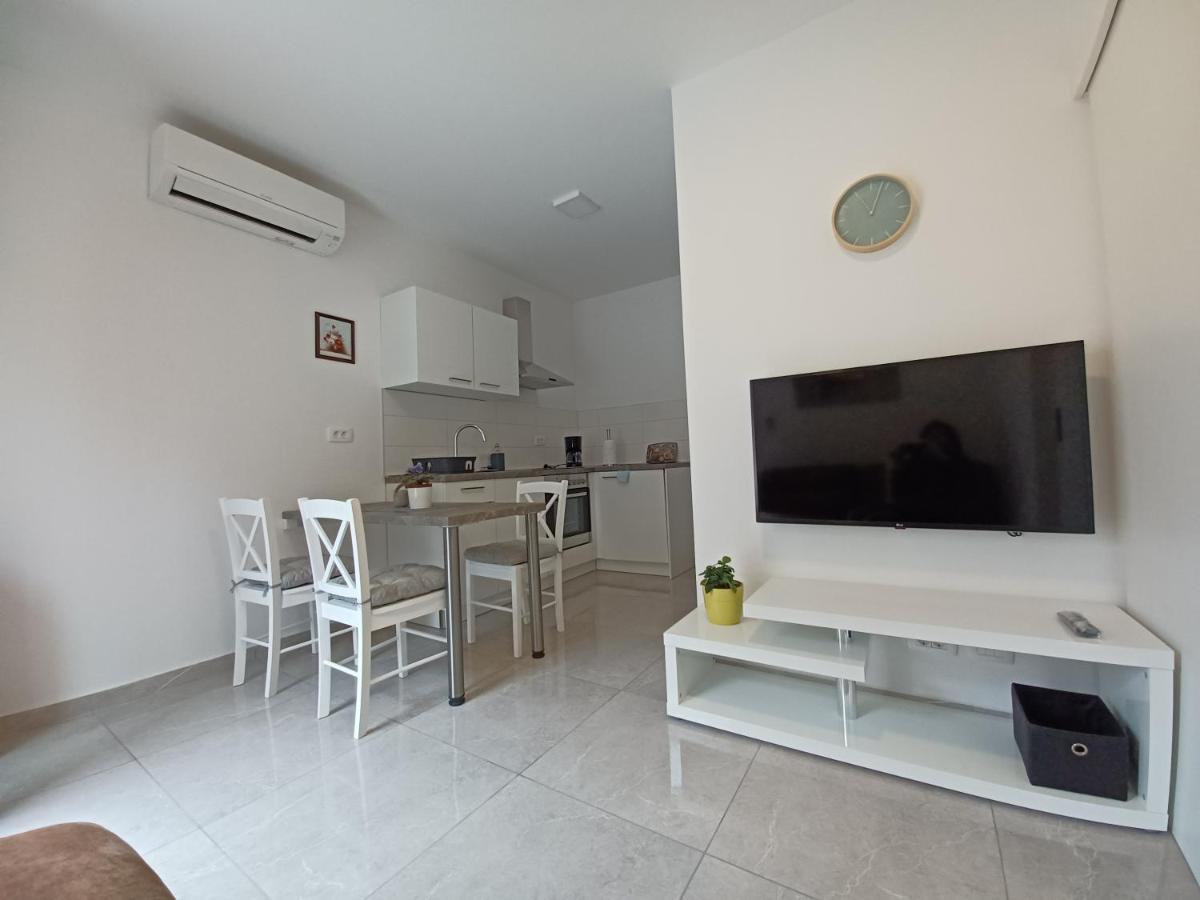 Apartments Leon 1 Novigrad  Exterior photo